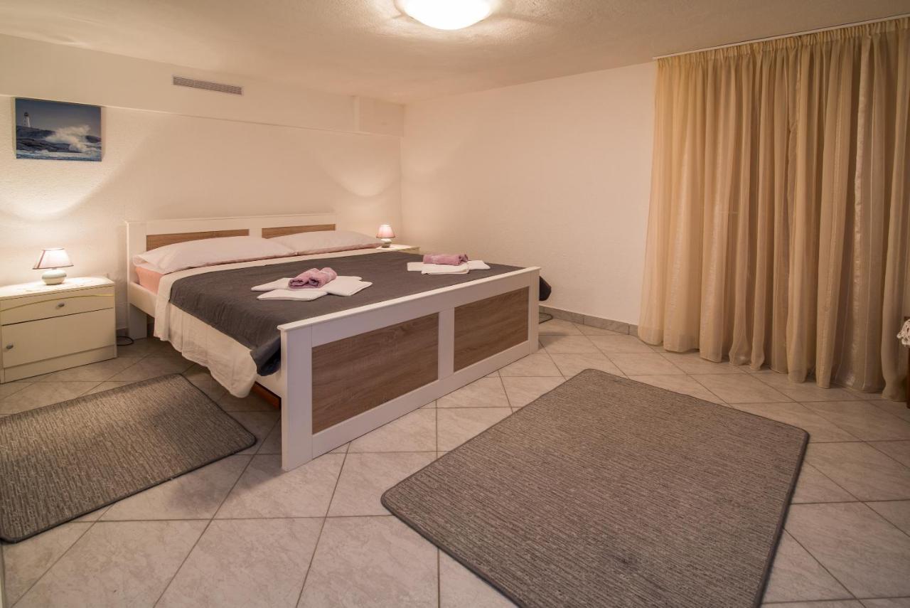 Apartment Samanic Malinska Exteriör bild