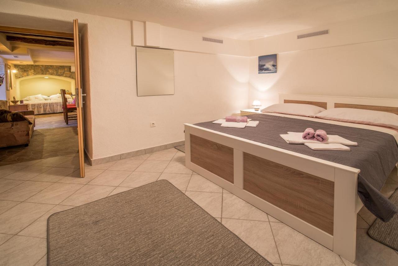 Apartment Samanic Malinska Exteriör bild